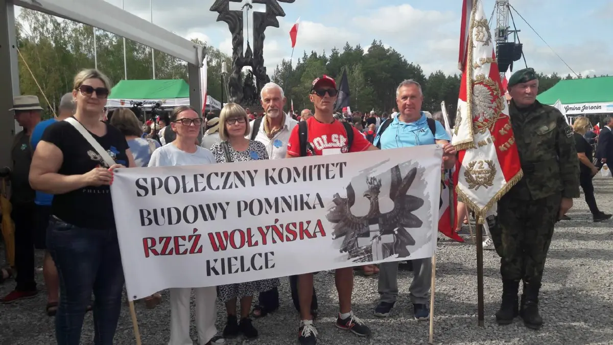 Odsłonięcie Pomnika "Rzeź Wołyńska" w Domostawie - galeria zdjęć 4