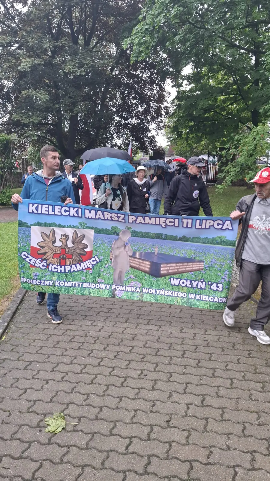 Kieleckie obchody Narodowego Dnia Pamięci Ofiar Ludobójstwa na Wołyniu i w Małopolsce Wschodniej - galeria zdjęć 17