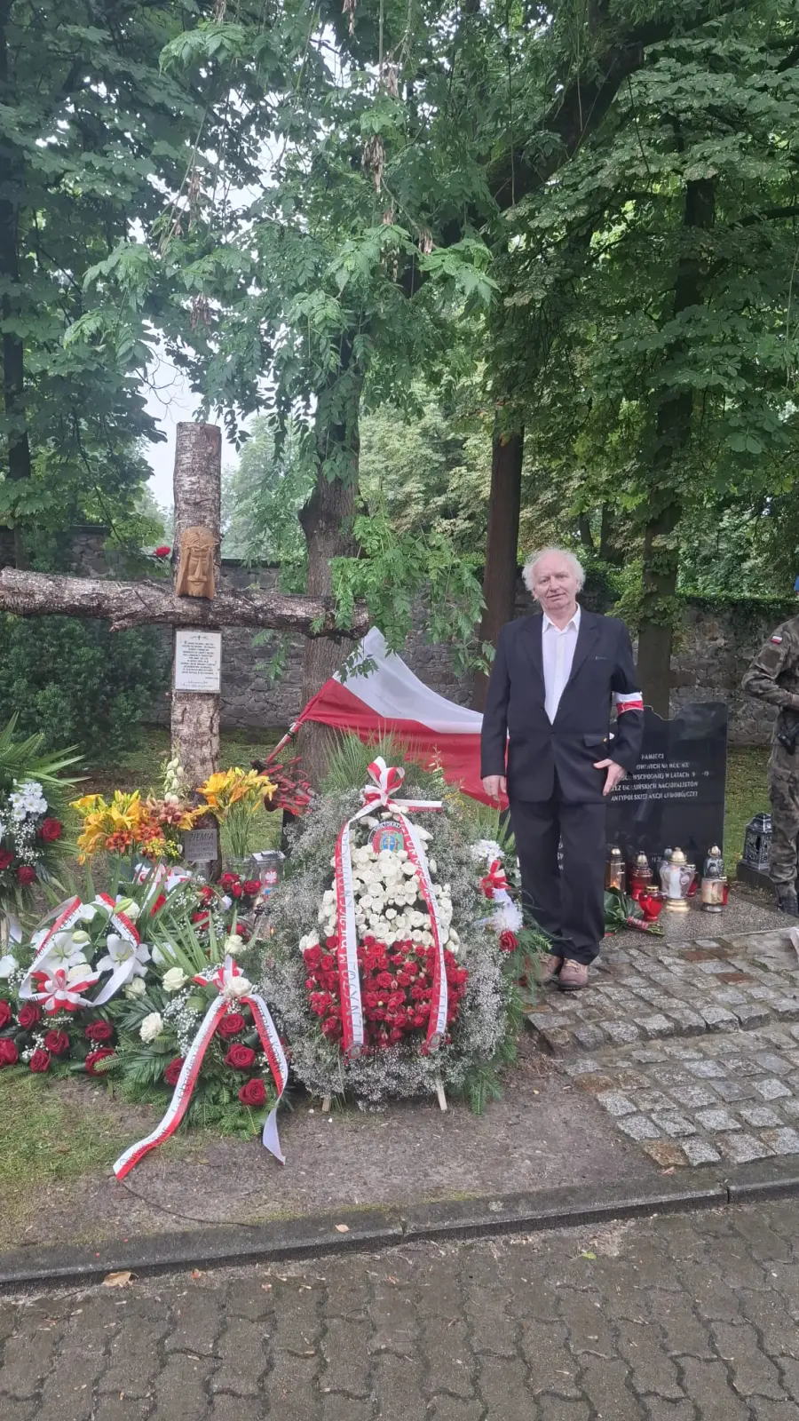 Kieleckie obchody Narodowego Dnia Pamięci Ofiar Ludobójstwa na Wołyniu i w Małopolsce Wschodniej - galeria zdjęć 33