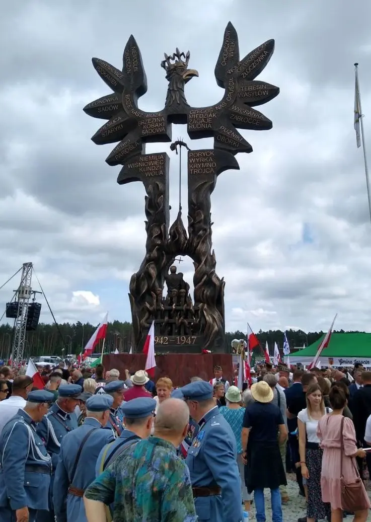 Odsłonięcie Pomnika "Rzeź Wołyńska" w Domostawie - miniatura 1