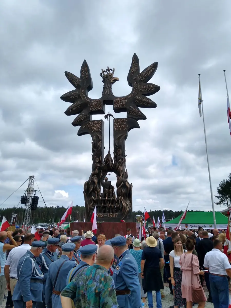 Odsłonięcie Pomnika "Rzeź Wołyńska" w Domostawie - miniatura 2